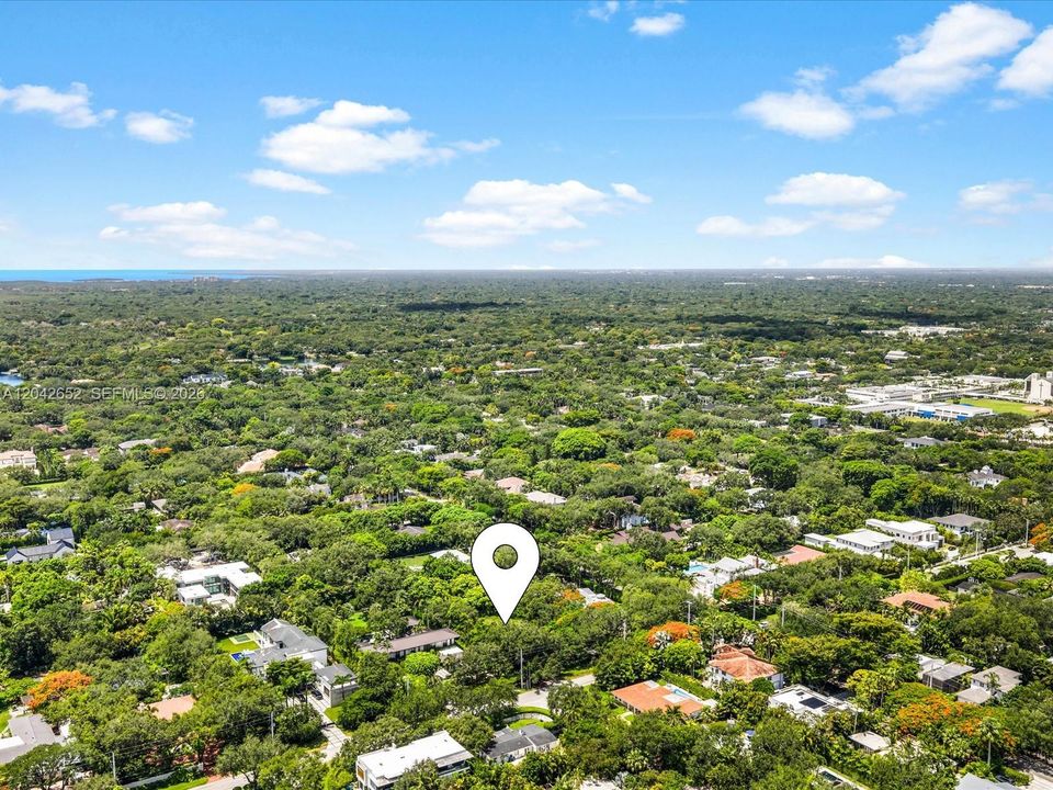 На продажу: $5,300,000 (0.89 acres)