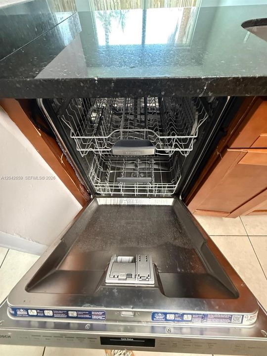 В аренду: $2,650 (3 спален, 2 ванн, 1706 Квадратных фут)