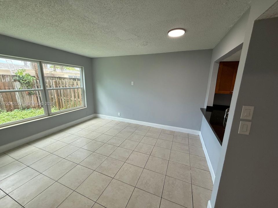 В аренду: $2,650 (3 спален, 2 ванн, 1706 Квадратных фут)