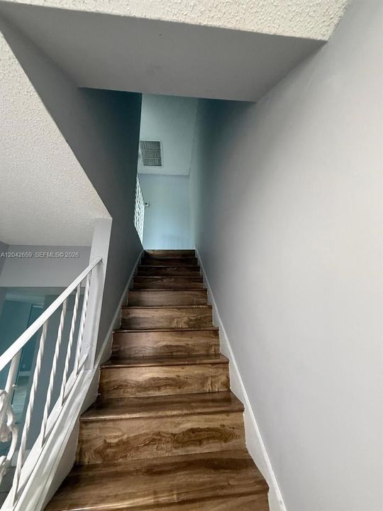 В аренду: $2,650 (3 спален, 2 ванн, 1706 Квадратных фут)