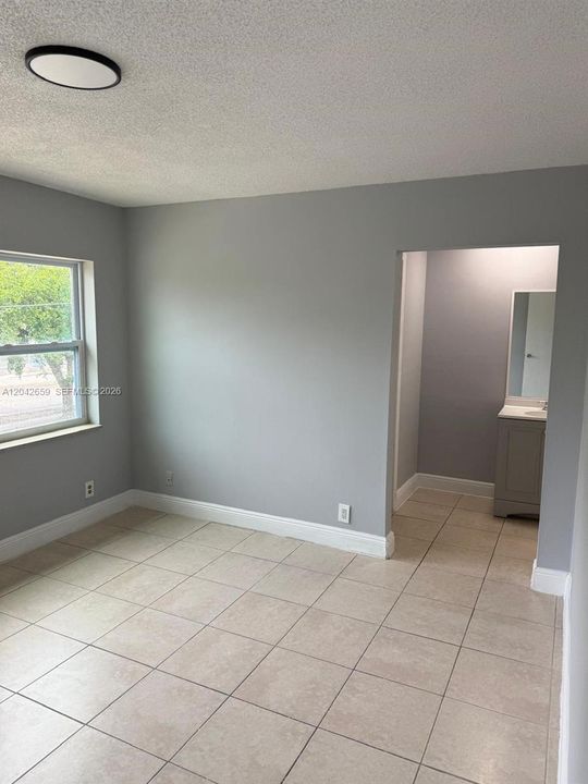 В аренду: $2,650 (3 спален, 2 ванн, 1706 Квадратных фут)