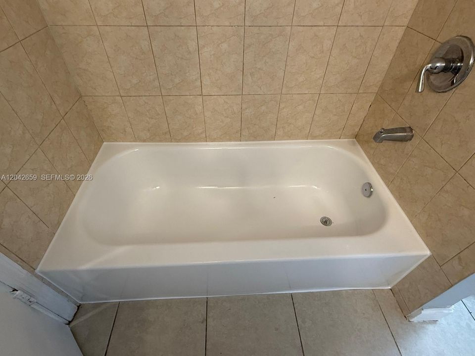 В аренду: $2,650 (3 спален, 2 ванн, 1706 Квадратных фут)
