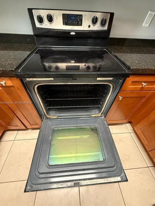 В аренду: $2,650 (3 спален, 2 ванн, 1706 Квадратных фут)