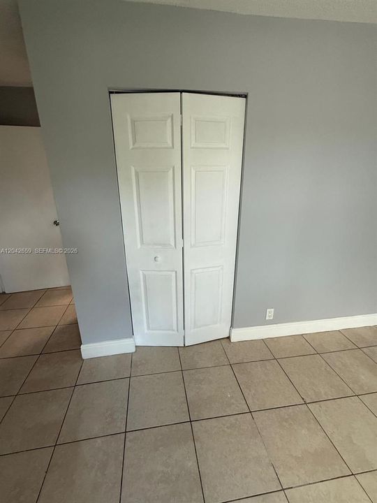 В аренду: $2,650 (3 спален, 2 ванн, 1706 Квадратных фут)