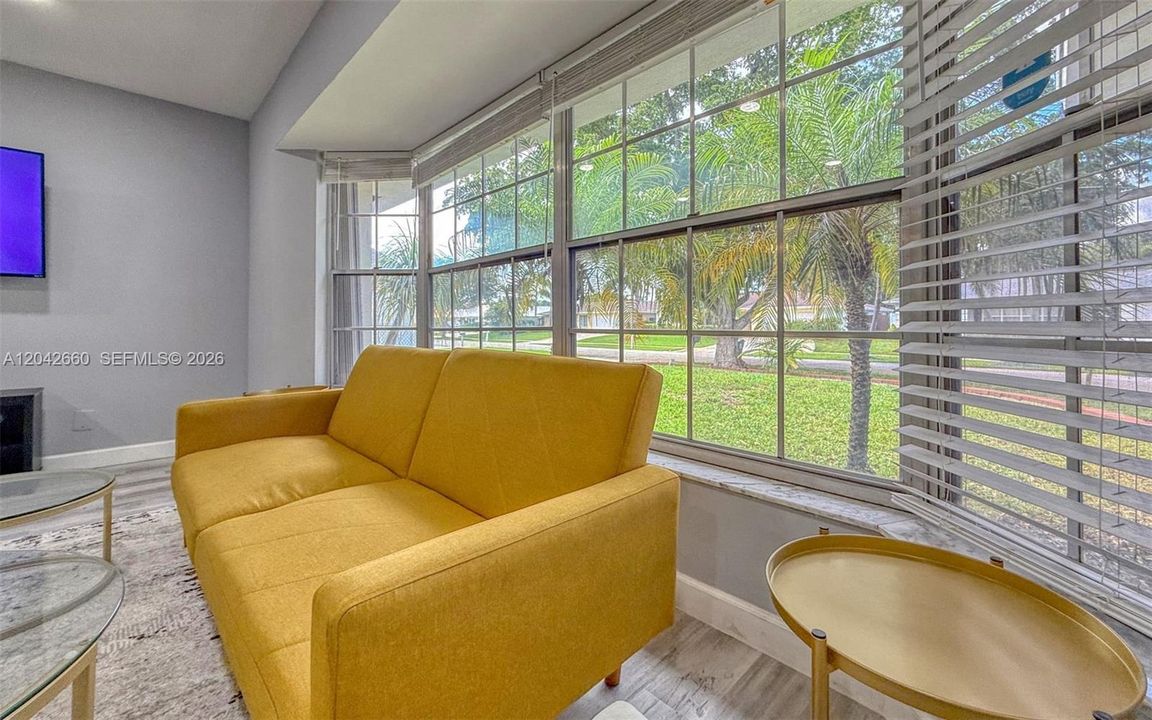 На продажу: $649,000 (4 спален, 2 ванн, 1629 Квадратных фут)