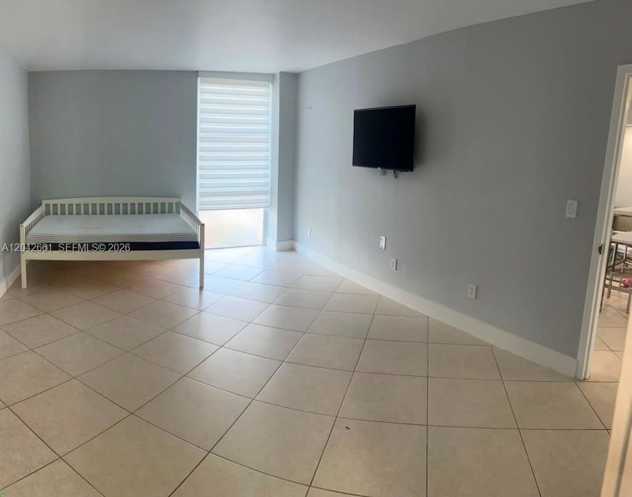 В аренду: $2,000 (1 спален, 1 ванн, 723 Квадратных фут)