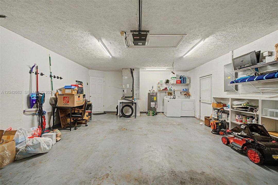 На продажу: $295,000 (3 спален, 2 ванн, 1718 Квадратных фут)