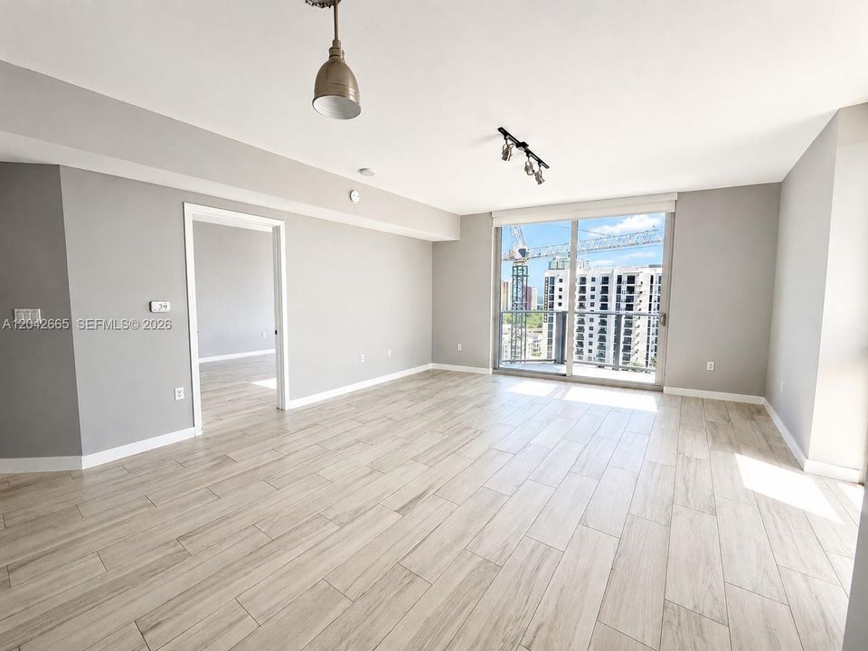 В аренду: $4,100 (2 спален, 2 ванн, 1116 Квадратных фут)
