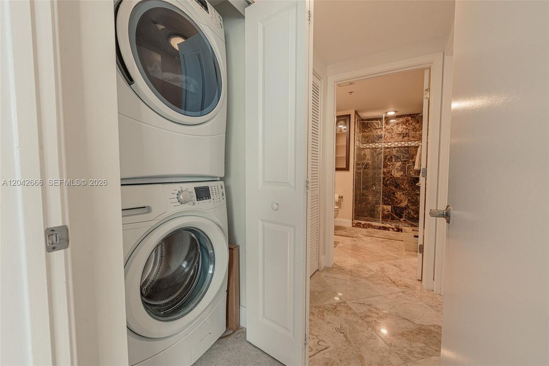 В аренду: $5,000 (2 спален, 2 ванн, 1169 Квадратных фут)