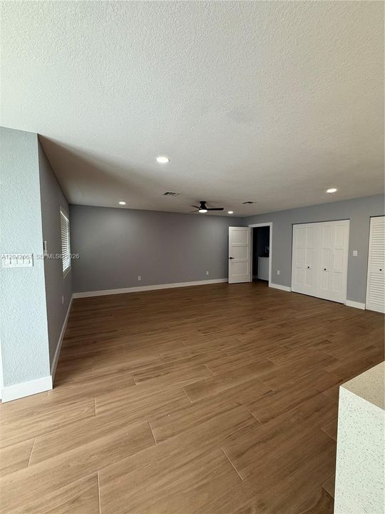 В аренду: $3,600 (3 спален, 2 ванн, 1720 Квадратных фут)