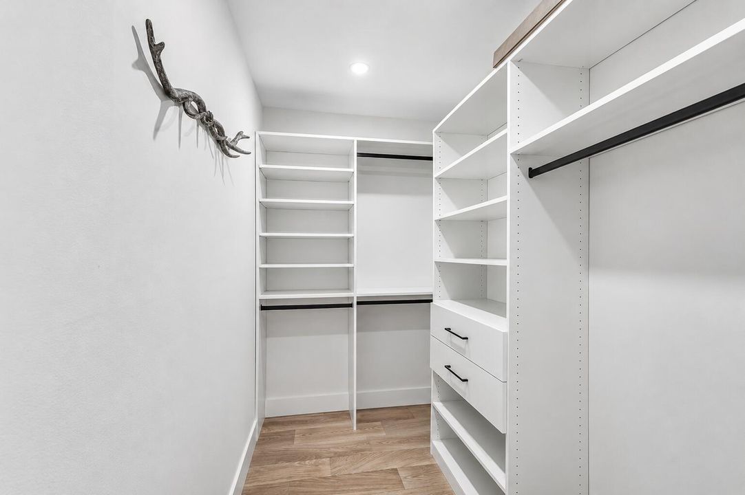 207 Closet