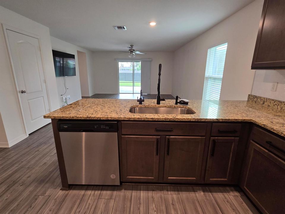 022-kitchen