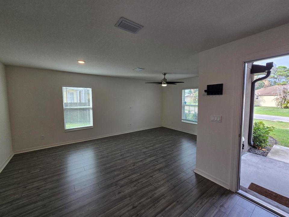 012-entryway