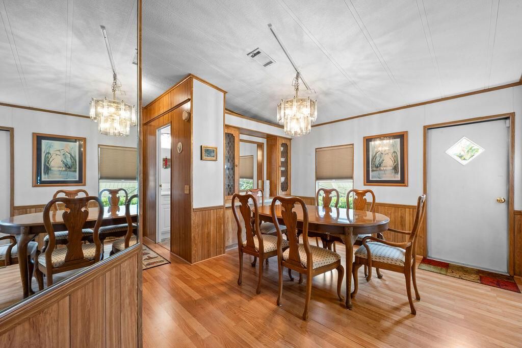 Dining area 2