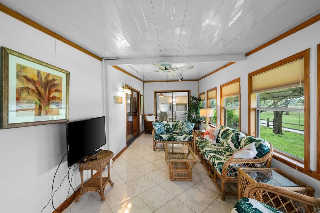 Enclosed patio 3