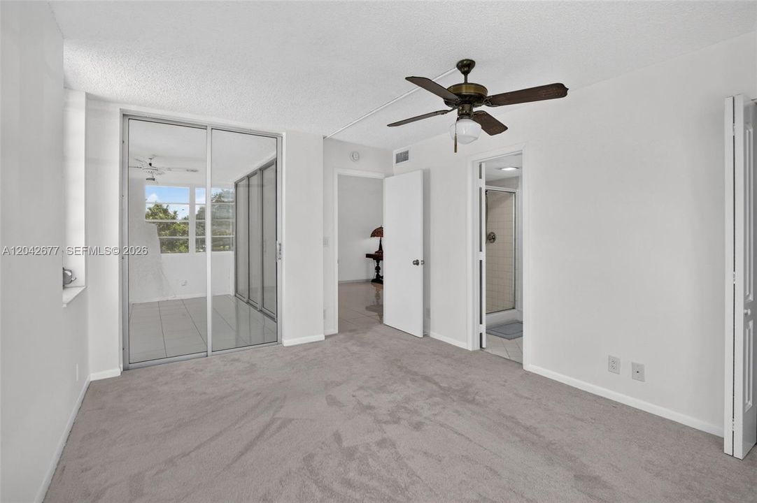 For Sale: $255,000 (3 beds, 2 baths, 1124 Square Feet)