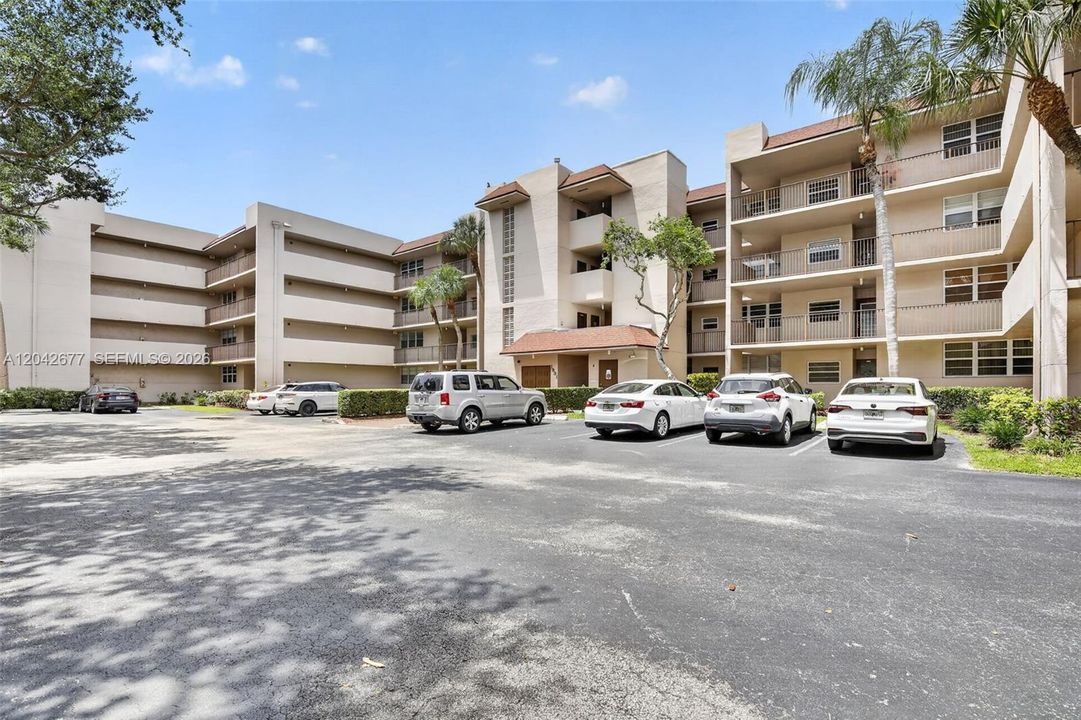 For Sale: $255,000 (3 beds, 2 baths, 1124 Square Feet)