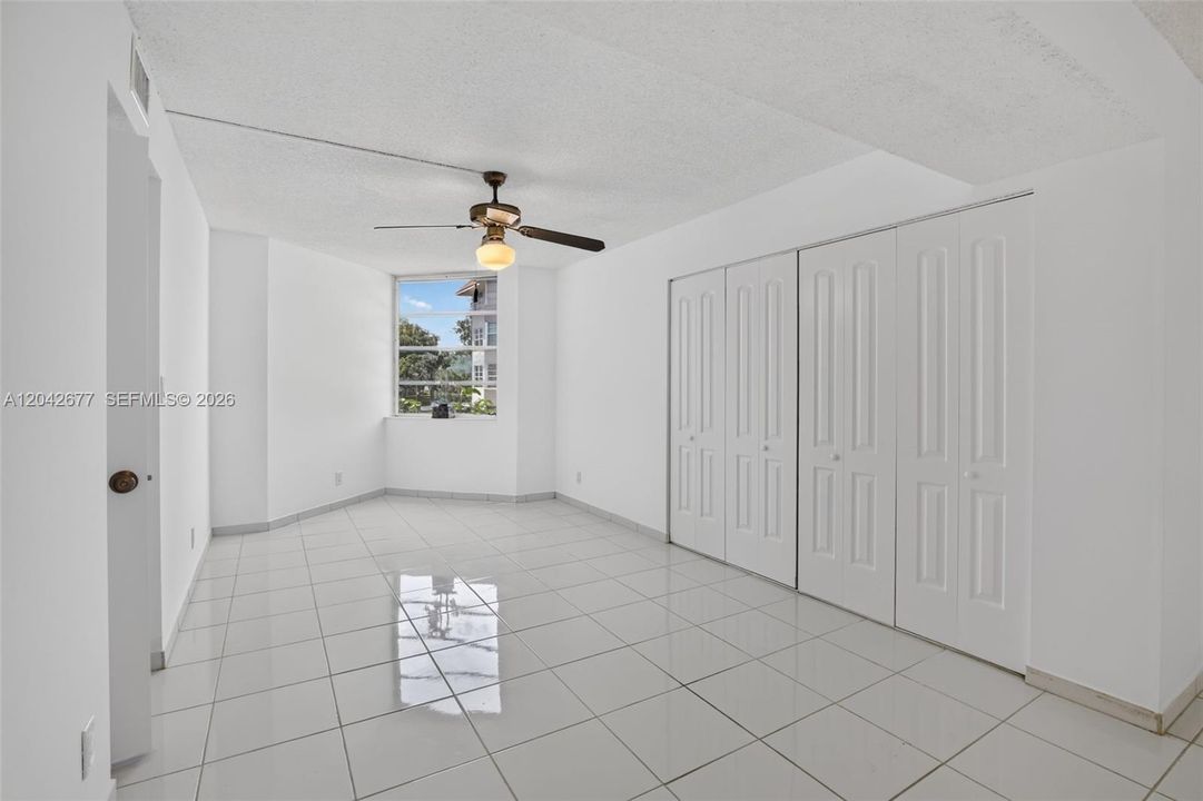 For Sale: $255,000 (3 beds, 2 baths, 1124 Square Feet)