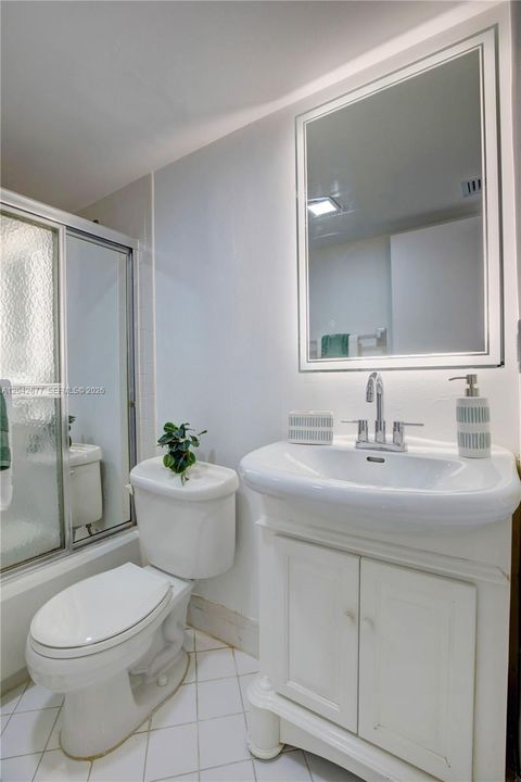 For Sale: $255,000 (3 beds, 2 baths, 1124 Square Feet)