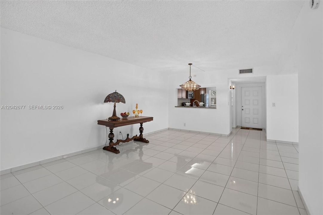 For Sale: $255,000 (3 beds, 2 baths, 1124 Square Feet)