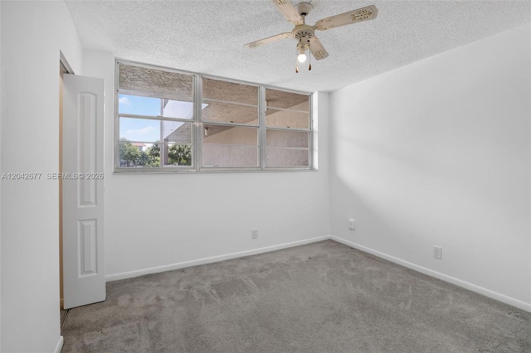 For Sale: $255,000 (3 beds, 2 baths, 1124 Square Feet)