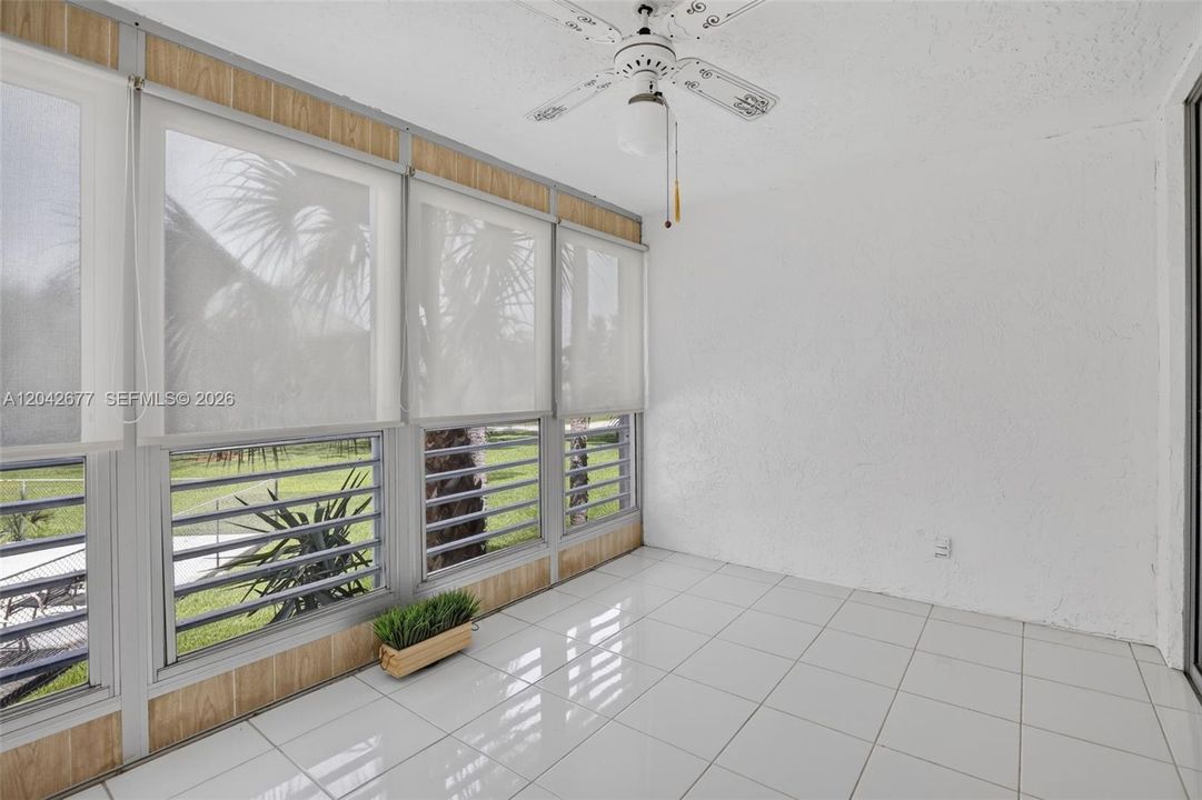 For Sale: $255,000 (3 beds, 2 baths, 1124 Square Feet)