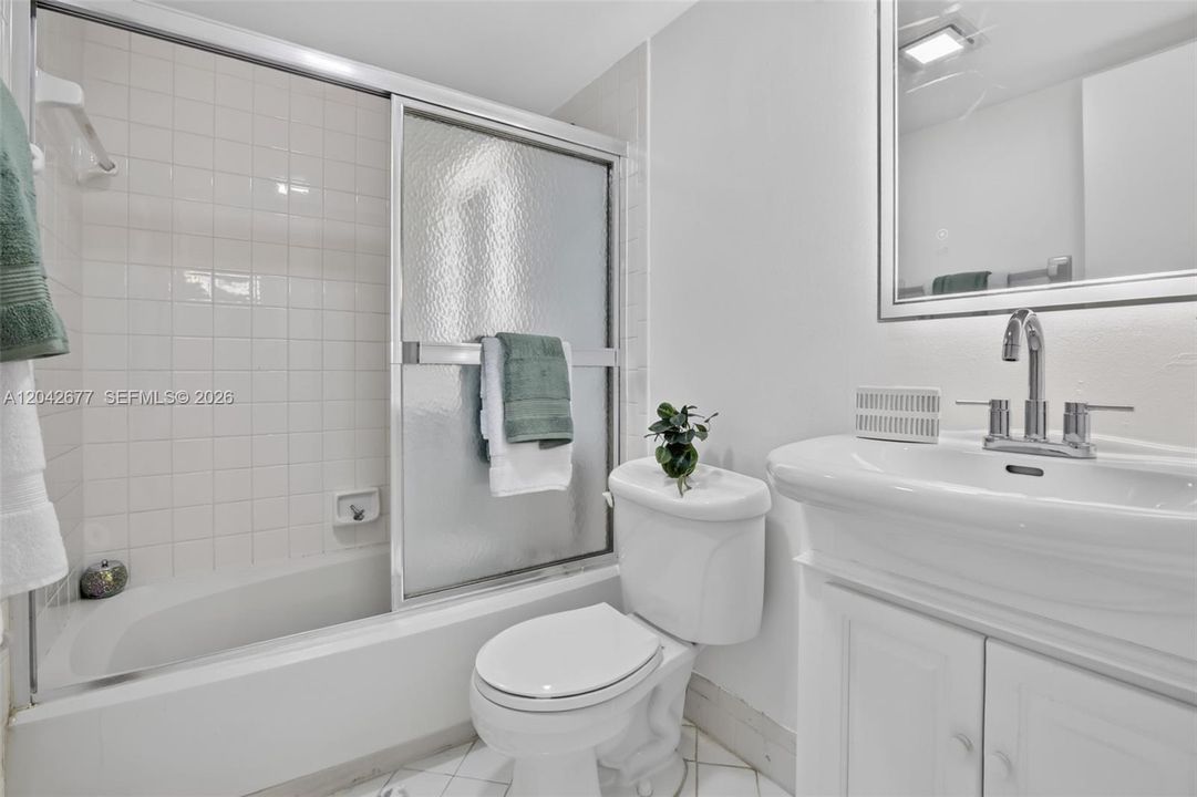 For Sale: $255,000 (3 beds, 2 baths, 1124 Square Feet)