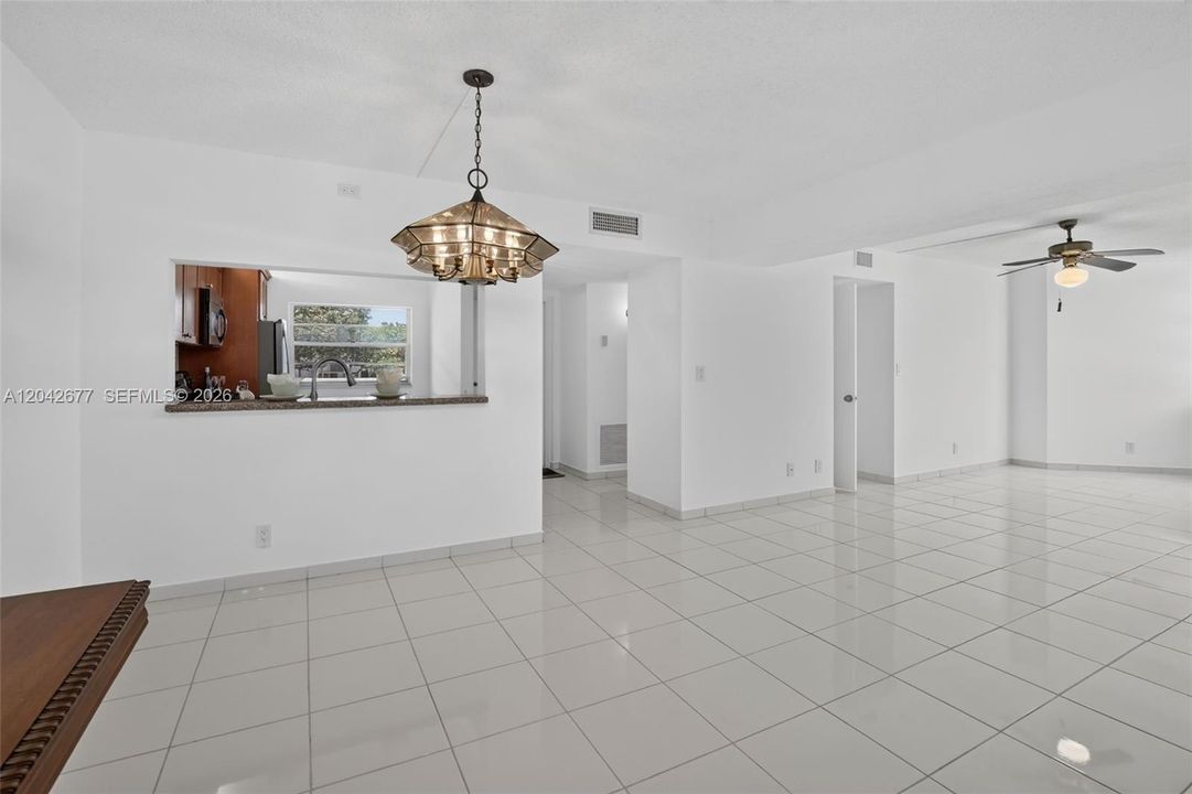 For Sale: $255,000 (3 beds, 2 baths, 1124 Square Feet)