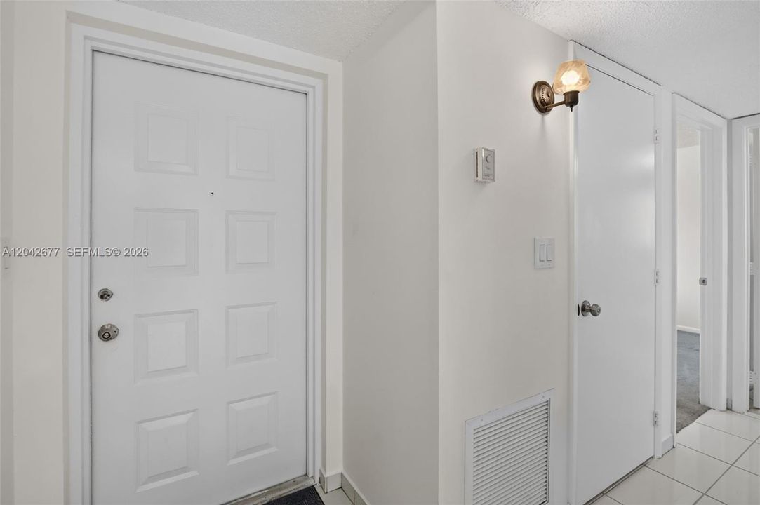 For Sale: $255,000 (3 beds, 2 baths, 1124 Square Feet)