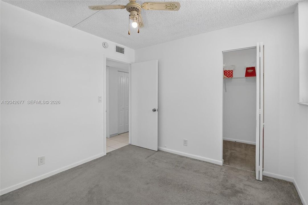 For Sale: $255,000 (3 beds, 2 baths, 1124 Square Feet)