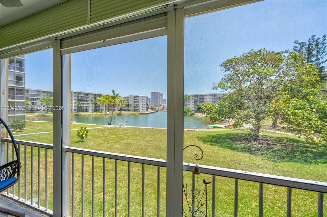 For Sale: $174,900 (1 beds, 1 baths, 768 Square Feet)