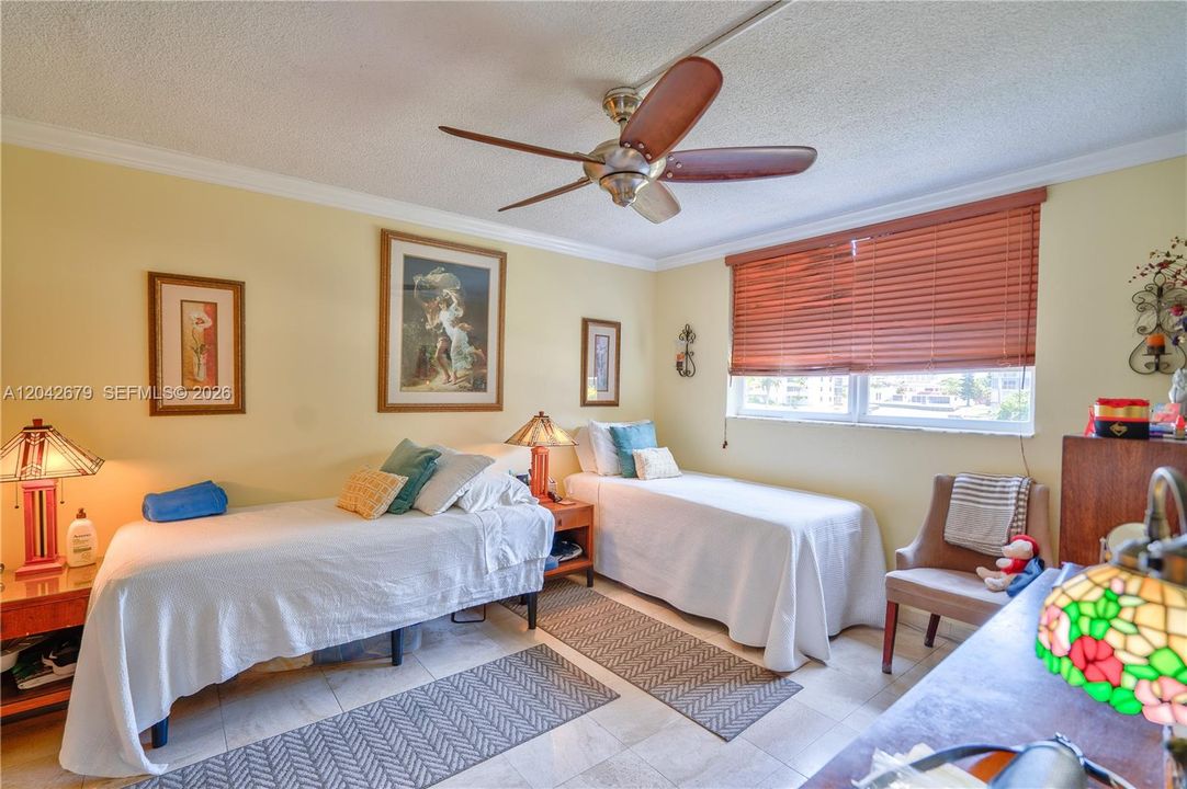 For Sale: $174,900 (1 beds, 1 baths, 768 Square Feet)