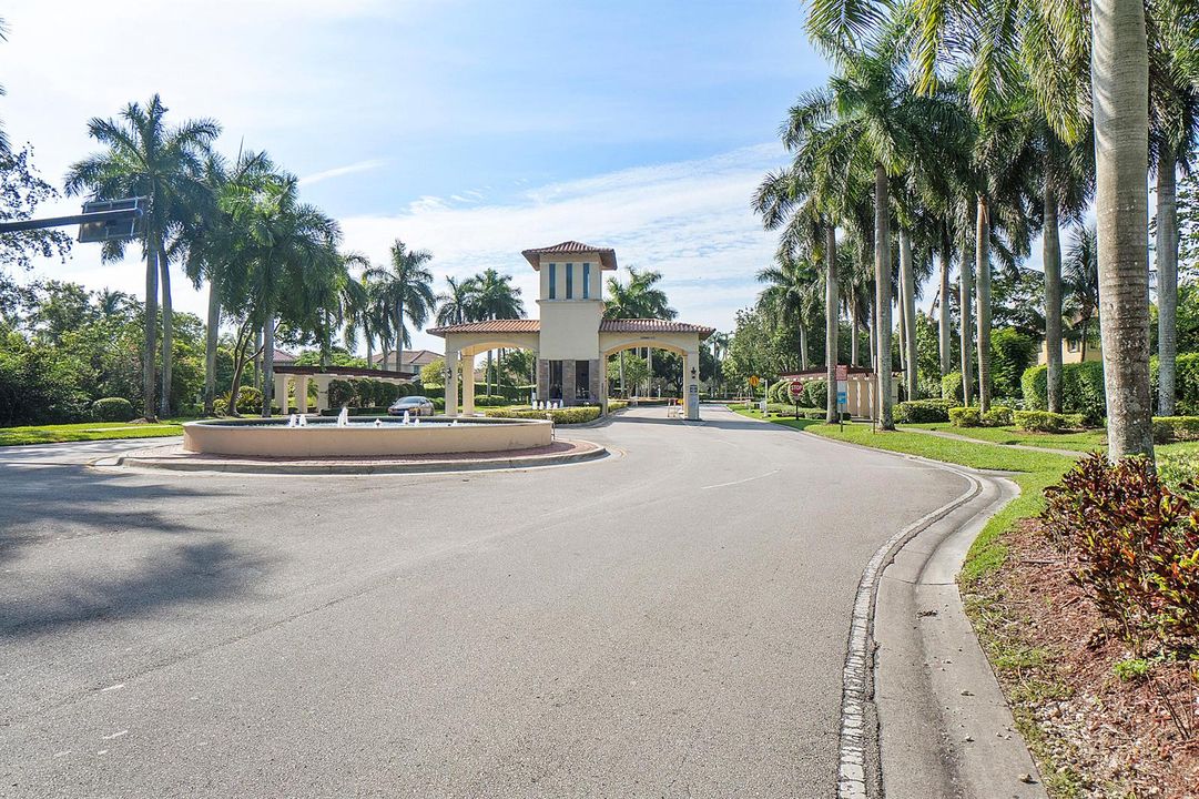 3923 SW 169th Ter