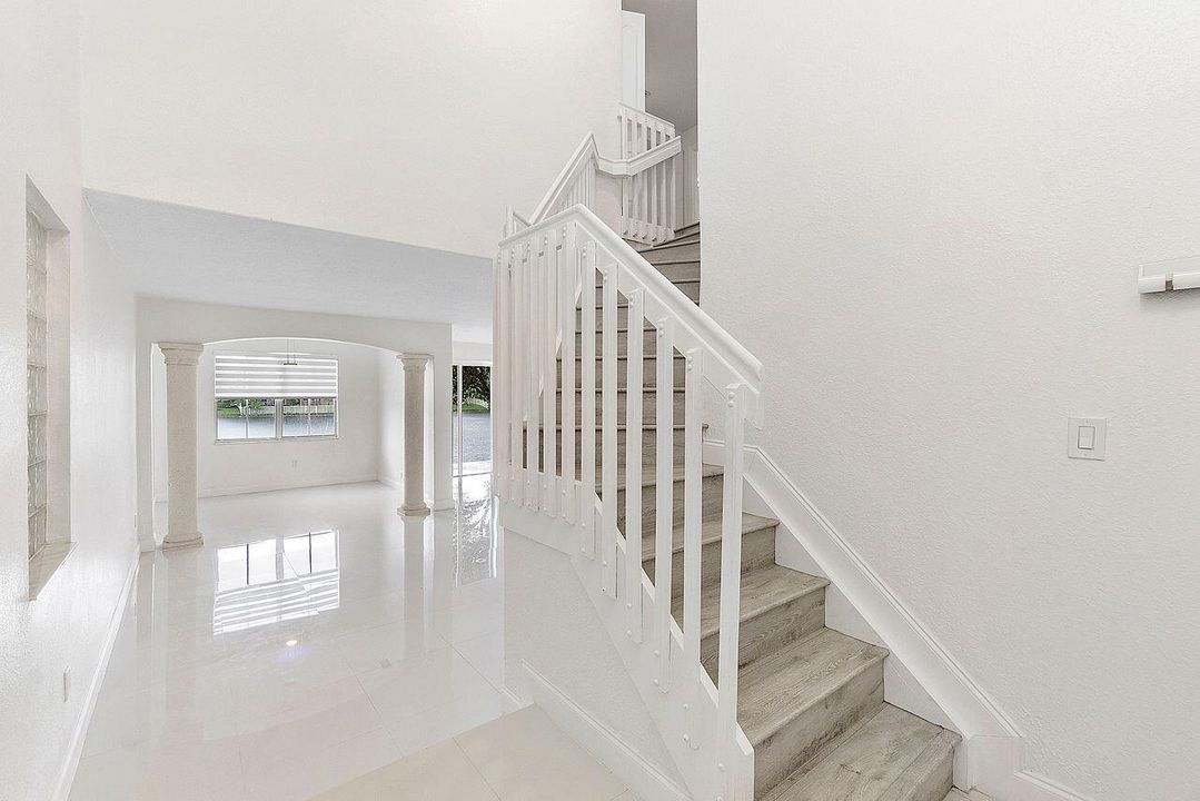 3923 SW 169th Ter