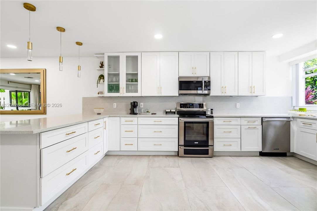 В аренду: $6,000 (3 спален, 2 ванн, 126154 Квадратных фут)