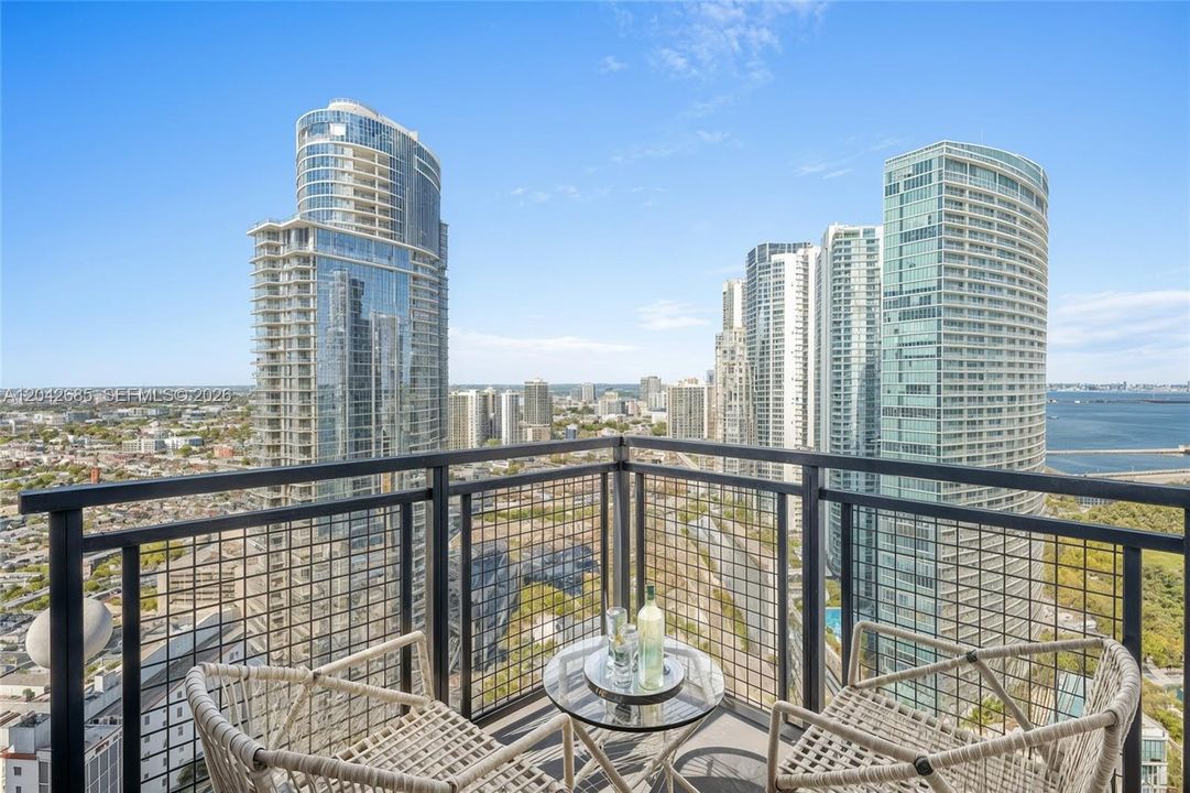 For Rent: $3,877 (2 beds, 2 baths, 590367 Square Feet)