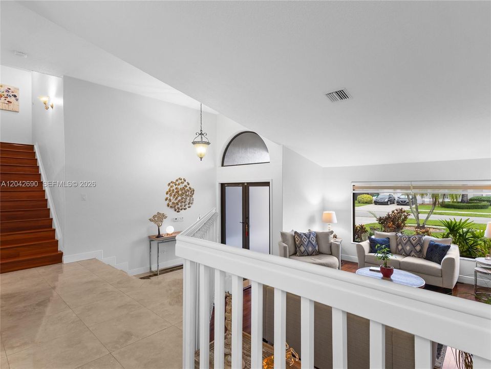 En Venta: $870,000 (4 camas, 3 baños, 2696 Pies cuadrados)