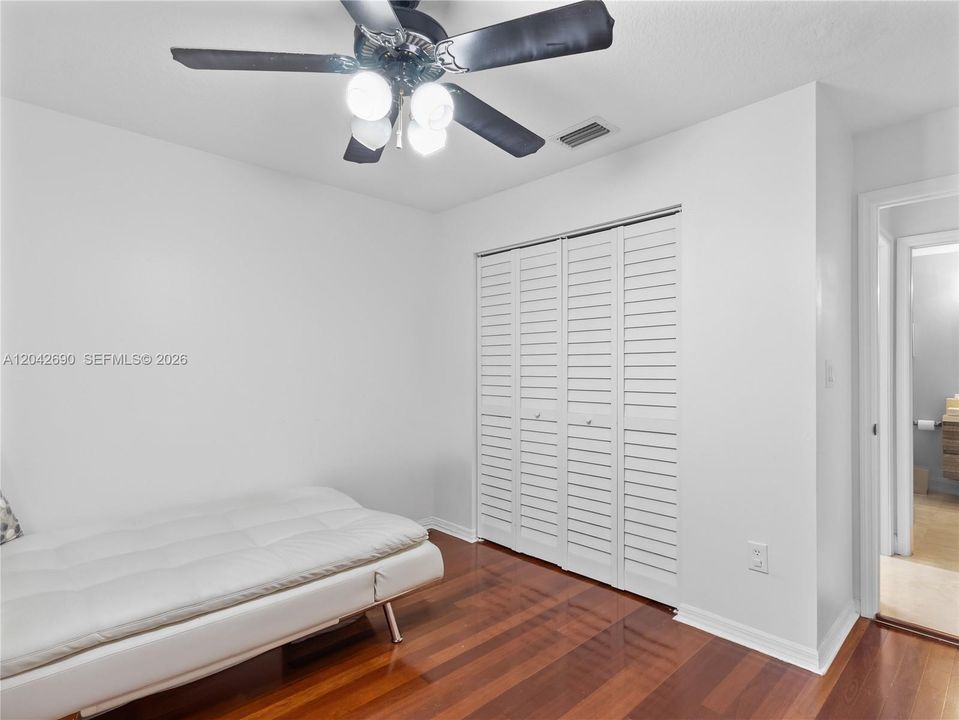 En Venta: $870,000 (4 camas, 3 baños, 2696 Pies cuadrados)