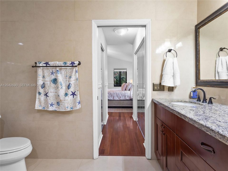 En Venta: $870,000 (4 camas, 3 baños, 2696 Pies cuadrados)
