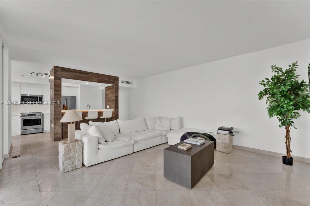 For Sale: $2,300,000 (2 beds, 2 baths, 1250 Square Feet)