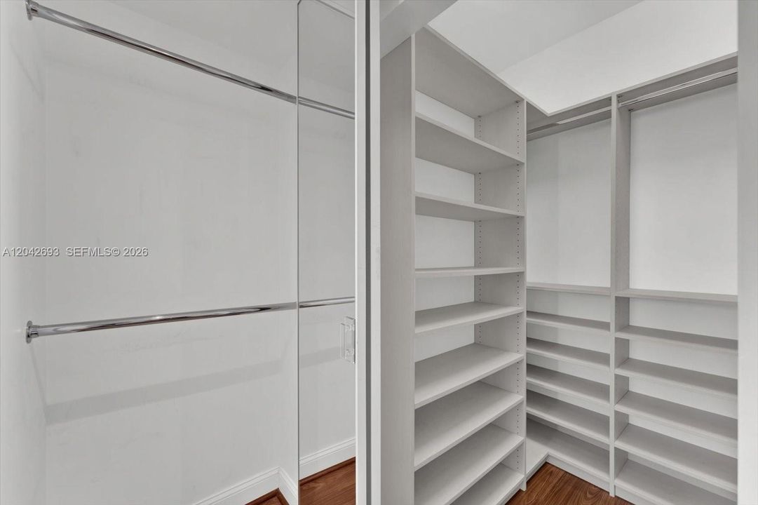For Sale: $2,300,000 (2 beds, 2 baths, 1250 Square Feet)