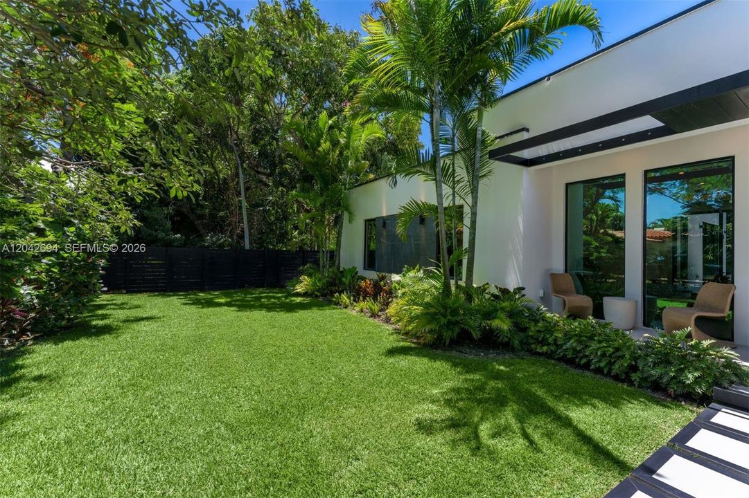 En Venta: $2,250,000 (3 camas, 4 baños, 2270 Pies cuadrados)