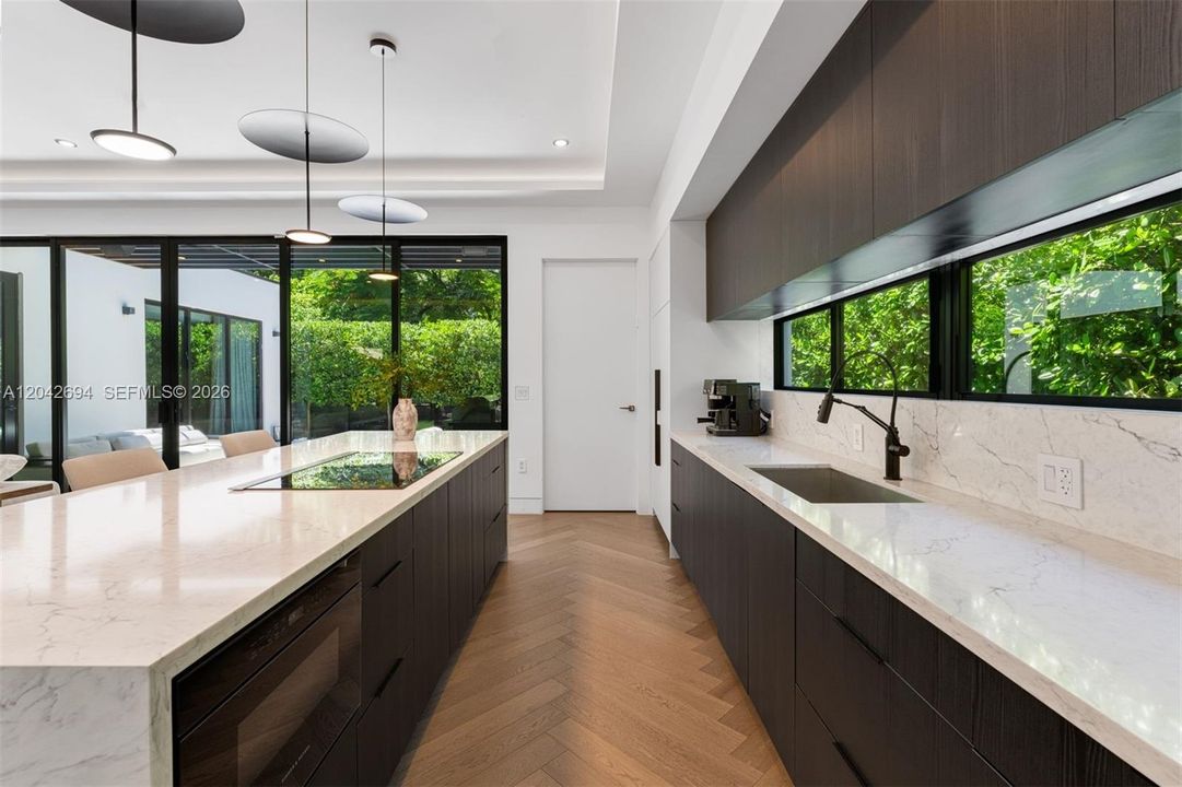 En Venta: $2,250,000 (3 camas, 4 baños, 2270 Pies cuadrados)