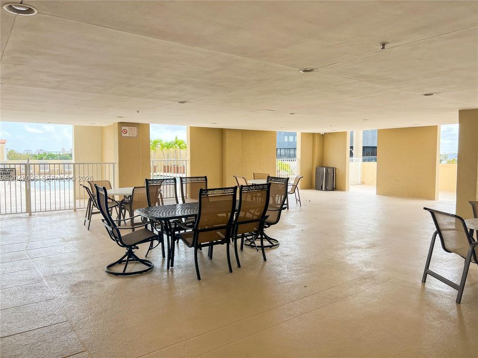 В аренду: $2,200 (1 спален, 1 ванн, 696 Квадратных фут)