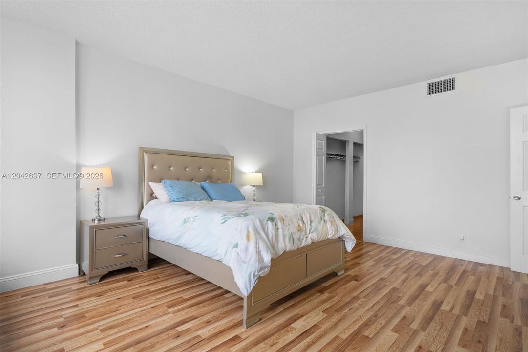 For Rent: $2,750 (2 beds, 2 baths, 1443 Square Feet)