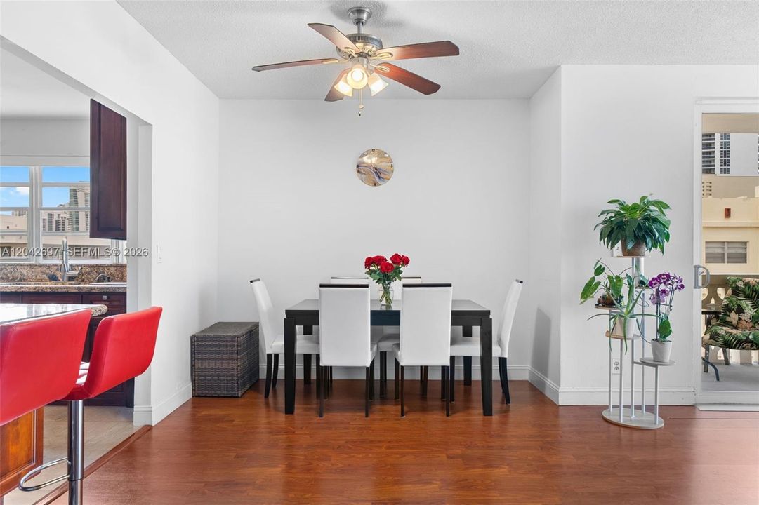 For Rent: $2,750 (2 beds, 2 baths, 1443 Square Feet)