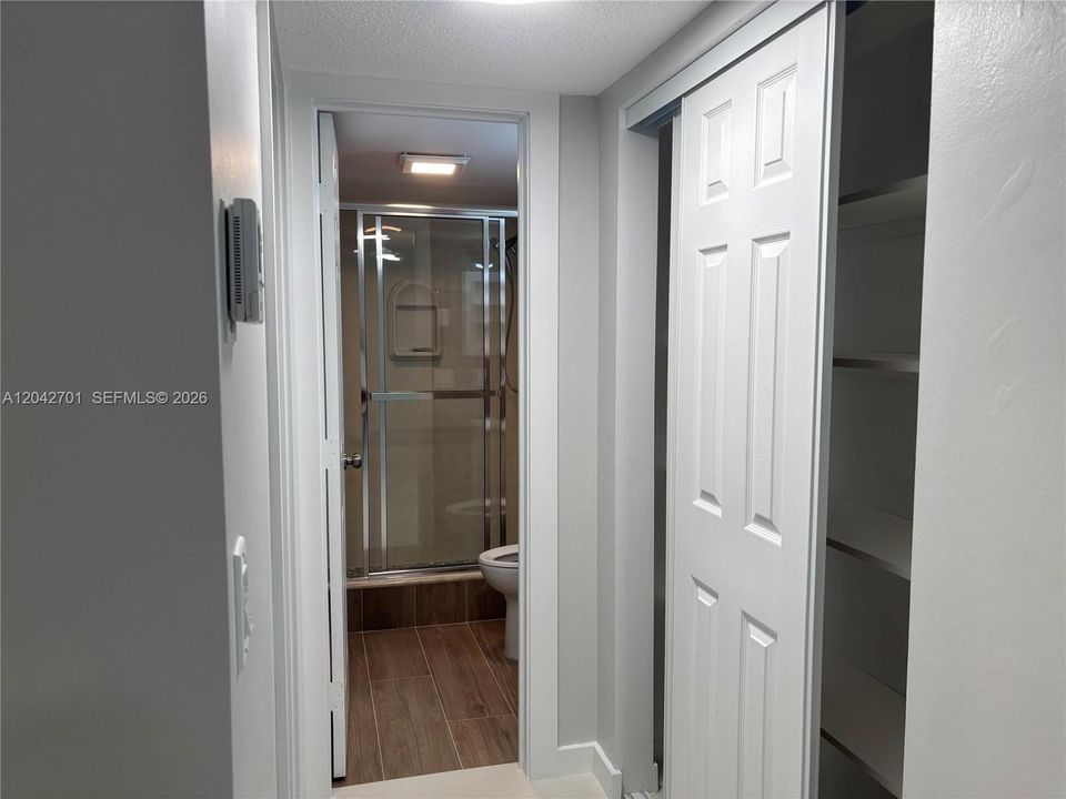 В аренду: $2,100 (2 спален, 2 ванн, 920 Квадратных фут)