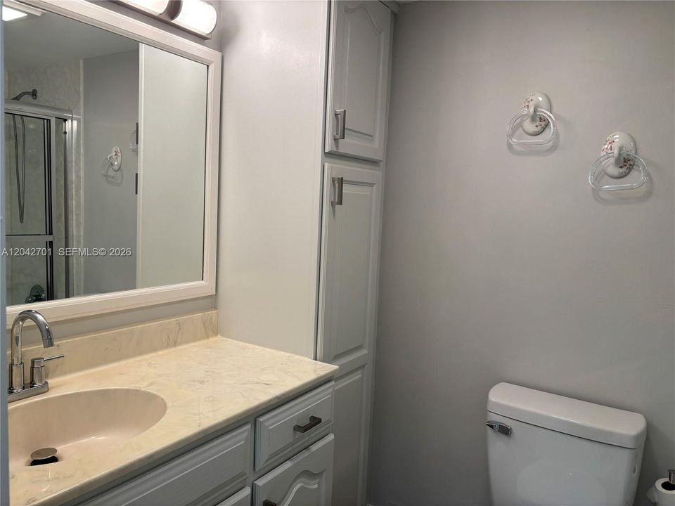 В аренду: $2,100 (2 спален, 2 ванн, 920 Квадратных фут)