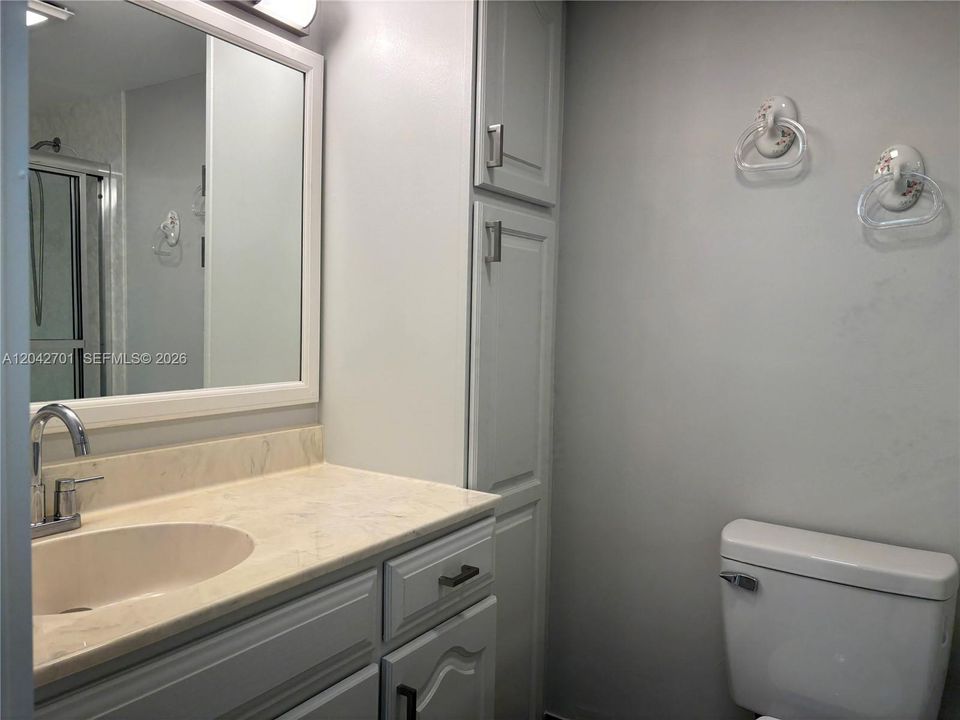 В аренду: $2,100 (2 спален, 2 ванн, 920 Квадратных фут)