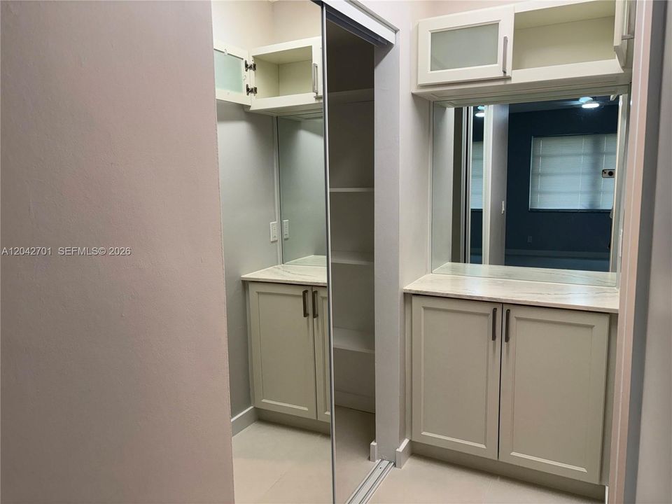 В аренду: $2,100 (2 спален, 2 ванн, 920 Квадратных фут)